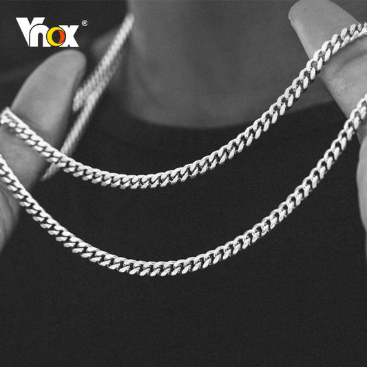 Stainless steel twisted rope Figaro necklace, silver-toned chain with rope-style links