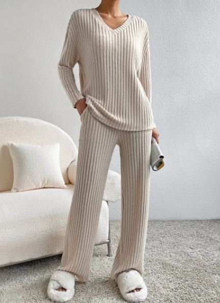 Women’s 2-piece loungewear set, cream ribbed knit V-neck top and matching straight-leg pants