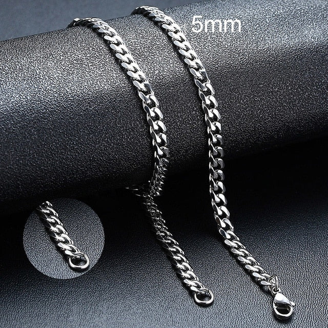 5mm twisted rope Cuban chain necklace, silver links draped with lobster clasp end