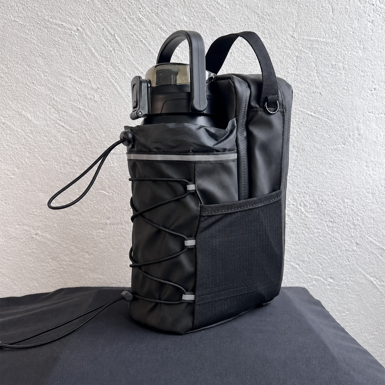 Magnetic Fitness Water Bottle and Phone Pouch