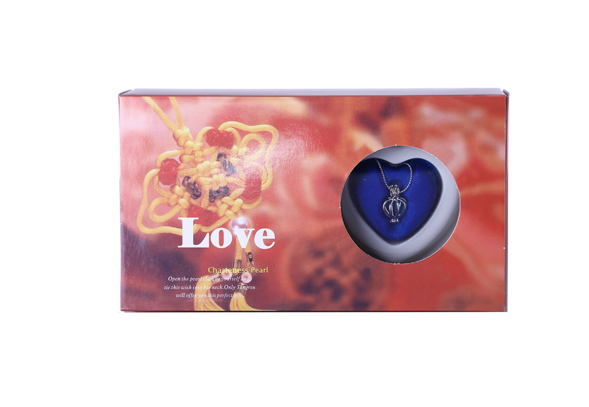 Wish pearl necklace gift box with blue heart pendant in round display
