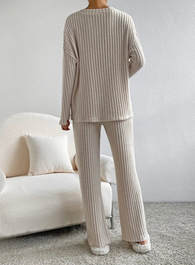 Women’s 2-piece loungewear set in cream ribbed knit, long-sleeve top and wide-leg pants