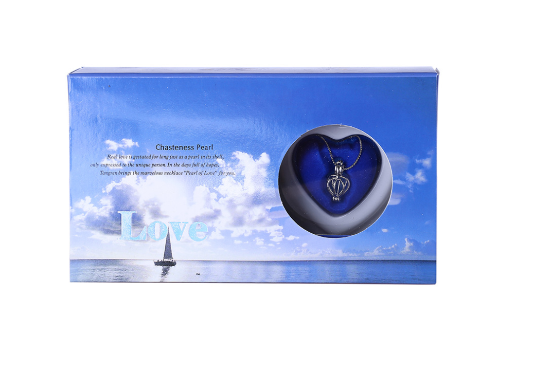 Wish pearl necklace gift box with blue heart pendant in round display