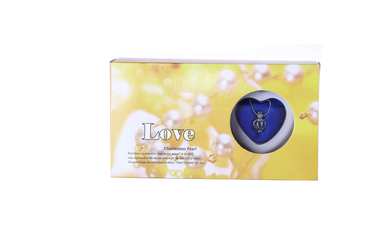 Wish pearl necklace gift box with blue heart pendant in round display